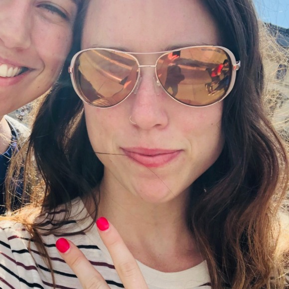 Meet your Posher, Laine - Picture 1 of 1